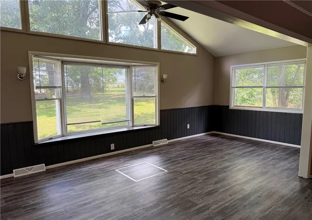 4th image of 212 W Kimberly Ln, Rogers, AR 72756 | MLS# 1349619