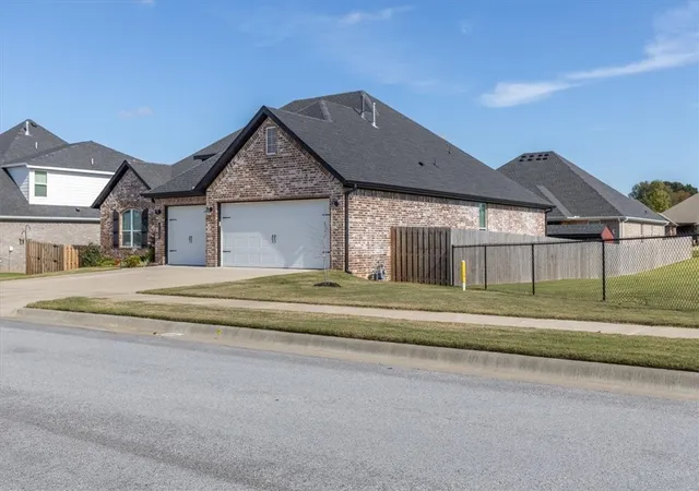 image of 2100 Crandall Rd, Pea Ridge, AR 72751 | MLS# 1349610
