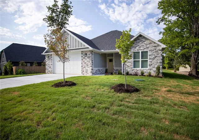 1st image of 3 Angus Ln, Bella Vista, AR 72715 | MLS# 1349639