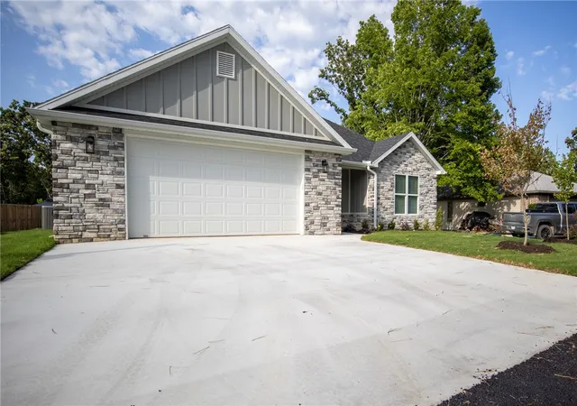 2nd image of 3 Angus Ln, Bella Vista, AR 72715 | MLS# 1349639
