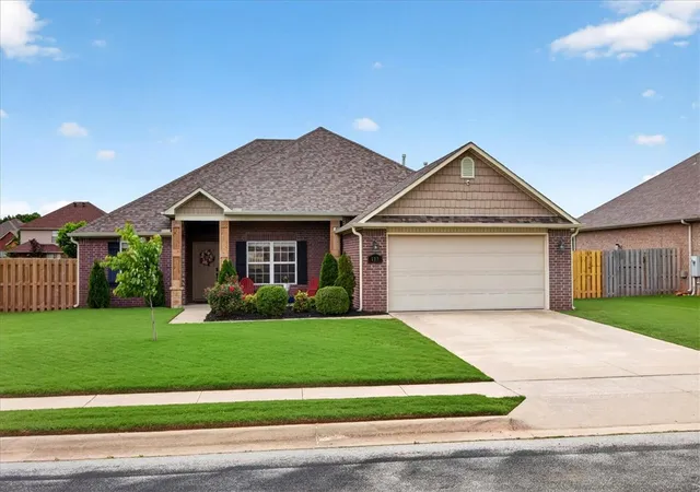 3rd image of 112 Sussex Ave, Lowell, AR 72745 | MLS# 1349587