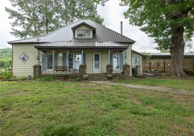 Homes for sale in Elkins, AR | 15332 Tuttle Rd, Elkins, AR 72727 | MLS# 1349702
