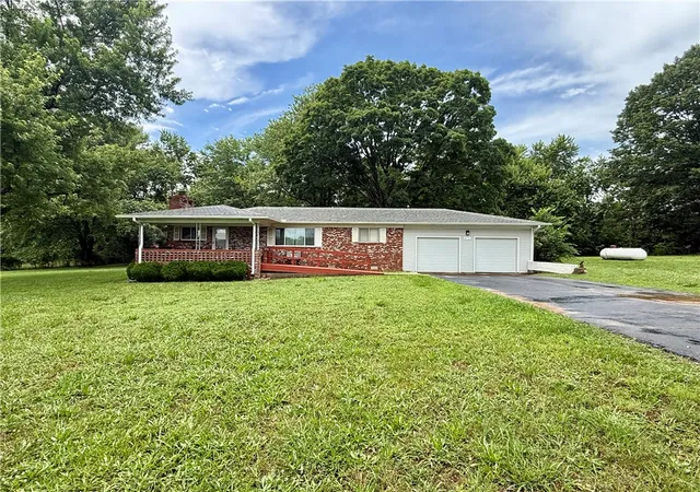 Homes for sale in Garfield, AR | 17351 Arkansas 37, Garfield, AR 72732 | MLS# 1349685