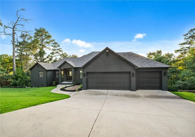 2nd image of 24 Acapulco Dr, Rogers, AR 72756 | MLS# 1348737