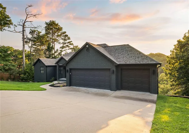 3rd image of 24 Acapulco Dr, Rogers, AR 72756 | MLS# 1348737