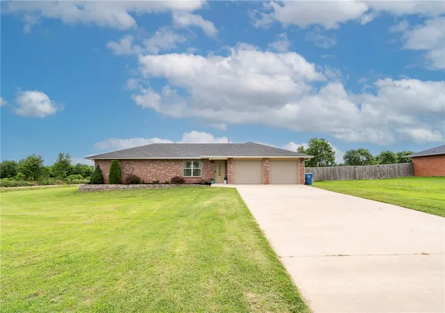 Photo 1 of Sale Pending at 21048 Richard Ct, Siloam Springs, AR 72761 | MLS# 1349633 | Listing updated on 2026-07-26