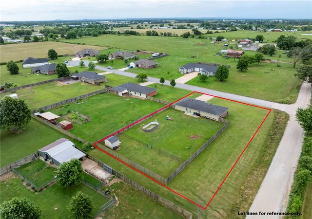 Photo 4 of Sale Pending at 21048 Richard Ct, Siloam Springs, AR 72761 | MLS# 1349633 | Listing updated on 2026-07-26