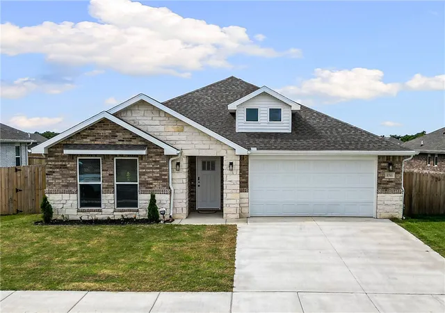 Homes for sale in Pea Ridge, AR | 1711 Bugg St, Pea Ridge, AR 72751 | MLS# 1349505