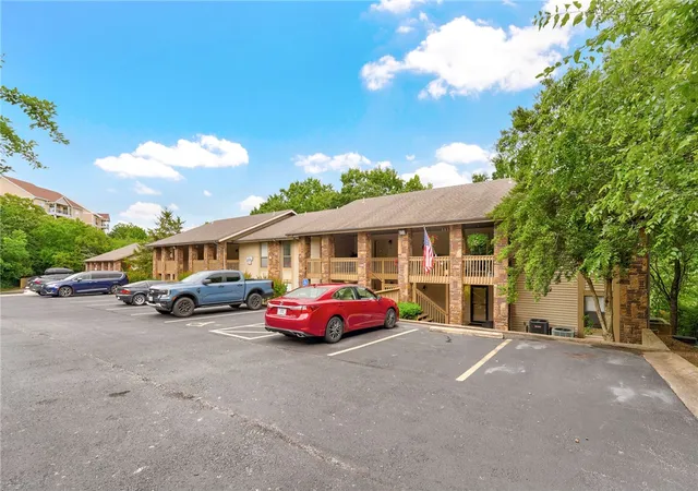 Homes for sale in Branson, MO | 152 Turnberry Dr #3, Branson, MO 65616 | MLS# 1349836