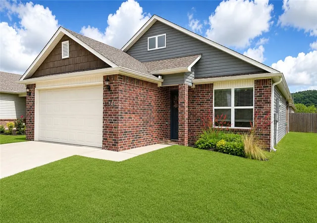 1st image of 1066 E Sparrow Cir, Fayetteville, AR 72701 | MLS# 1349679