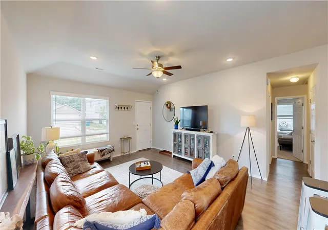 3rd image of 1066 E Sparrow Cir, Fayetteville, AR 72701 | MLS# 1349679