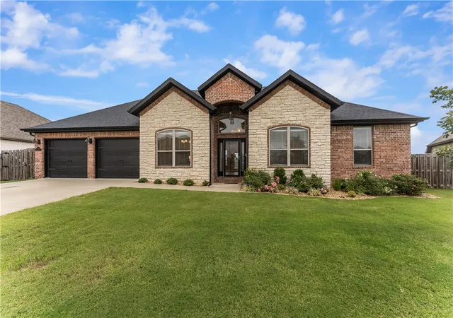 Photo 1 of Sale Pending at 1770 Sunrise Cir, Centerton, AR 72719 | MLS# 1349837 | Listing updated on 2026-07-10