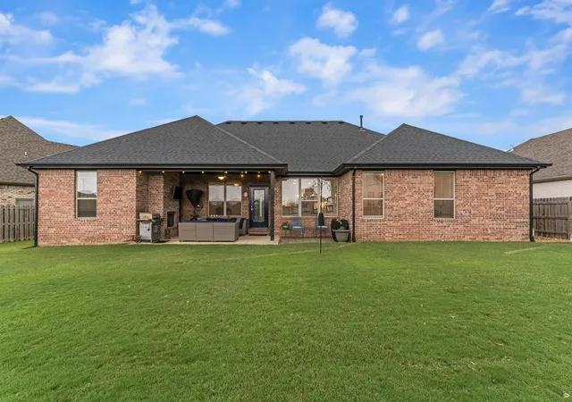 Photo 2 of Sale Pending at 1770 Sunrise Cir, Centerton, AR 72719 | MLS# 1349837 | Listing updated on 2026-07-10