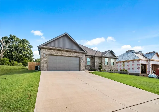 3rd image of 832 Buchanan St, Prairie Grove, AR 72753 | MLS# 1350876