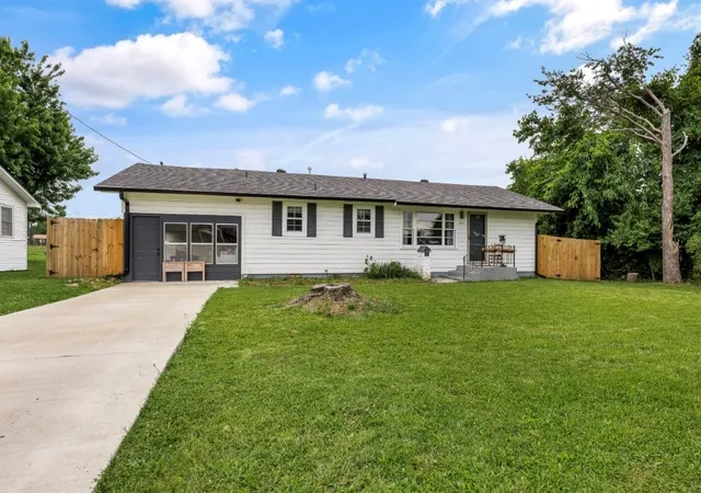 1st image of 1606 W Cypress St, Rogers, AR 72758 | MLS# 1350878
