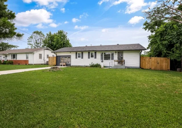 2nd image of 1606 W Cypress St, Rogers, AR 72758 | MLS# 1350878