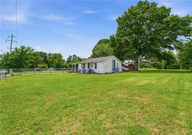 27th image of 3132 N Oak St, Springdale, AR 72764 | MLS# 1349548