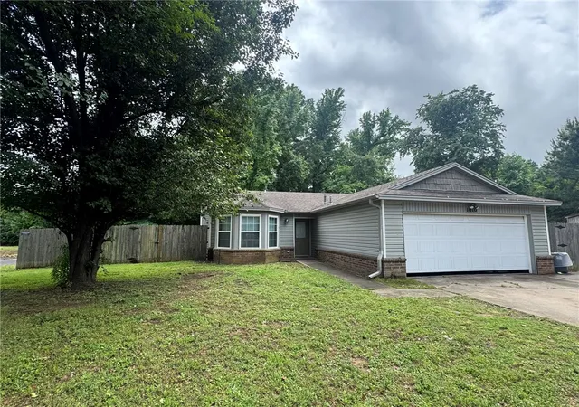 Homes for sale in Russellville, AR | 1010 E 23rd St, Russellville, AR 72802 | MLS# 1349431