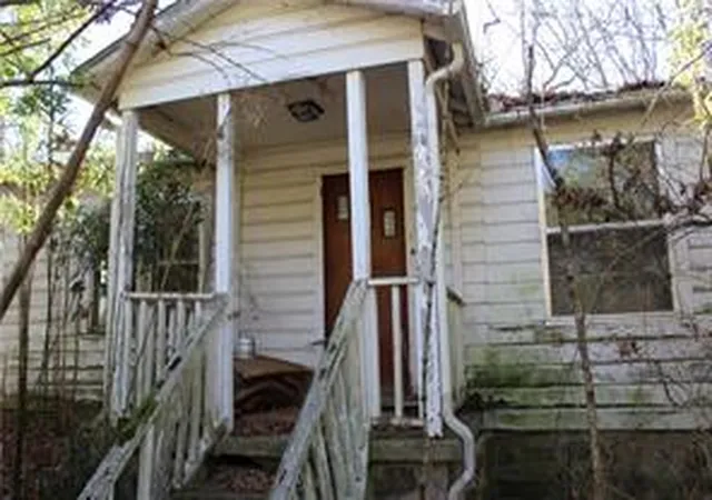 2nd image of 275 W 22nd St, Fayetteville, AR 72701 | MLS# 1350883