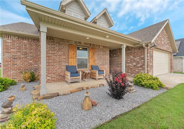 Homes for sale in Tontitown, AR | 912 Hickory Meadows Ave, Tontitown, AR 72762 | MLS# 1349707