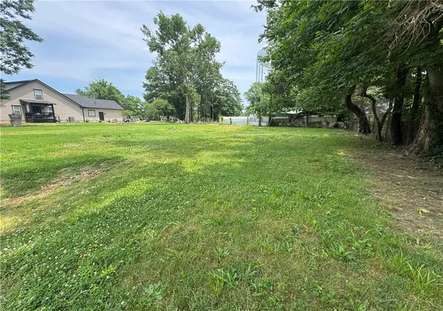 Homes for sale in Siloam Springs, AR | 411 N Madison St, Siloam Springs, AR 72761 | MLS# 1349713