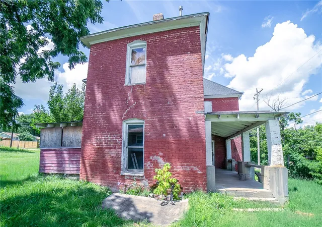 4th image of 195 N A St, Centerton, AR 72719 | MLS# 1350871
