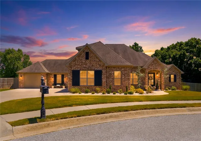 Homes for sale in Cave Springs, AR | 200 Grimsdell Cir, Cave Springs, AR 72718 | MLS# 1350887