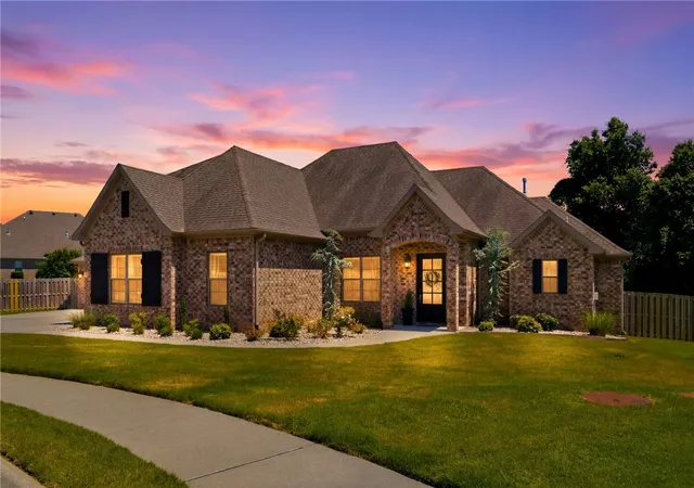 Homes for sale in Cave Springs, AR | 200 Grimsdell Cir, Cave Springs, AR 72718 | MLS# 1350887