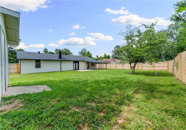 2nd image of 2913 Parkwood Dr, Rogers, AR 72756 | MLS# 1349683