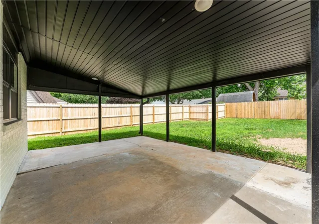 4th image of 2913 Parkwood Dr, Rogers, AR 72756 | MLS# 1349683