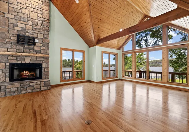 Photo 4 of Sale Pending at 20981 Lakeshore Dr, Springdale, AR 72764 | MLS# 1349562 | Listing updated on 2026-07-12