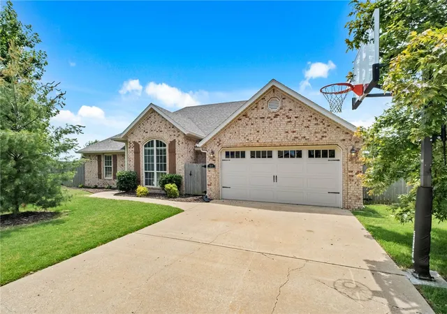 Homes for sale in Cave Springs, AR | 1507 Parkside Cir, Cave Springs, AR 72718 | MLS# 1351069