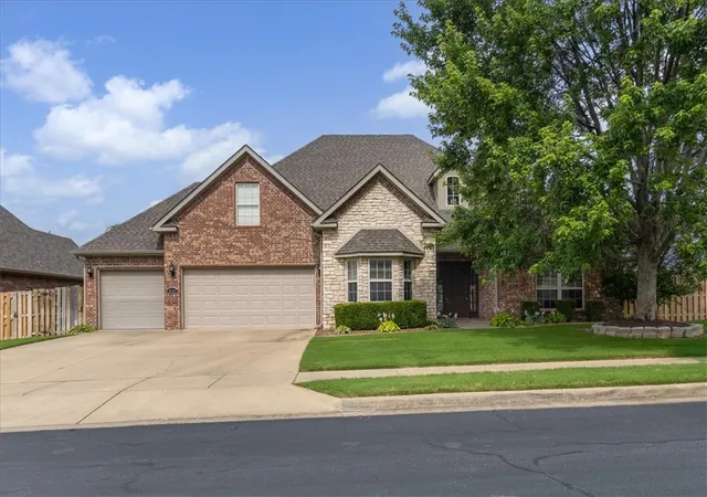 Homes for sale in Bentonville, AR | 3900 Sw Stonefield St, Bentonville, AR 72713 | MLS# 1348304