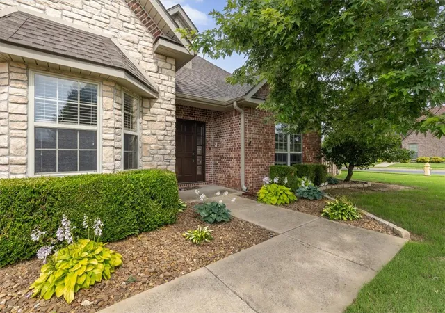 Homes for sale in Bentonville, AR | 3900 Sw Stonefield St, Bentonville, AR 72713 | MLS# 1348304