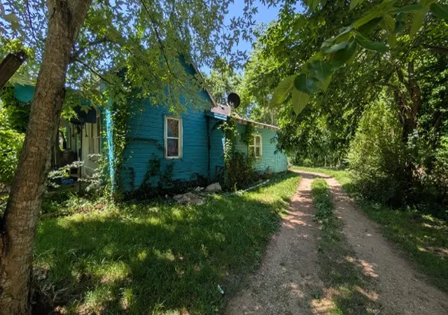 3rd image of 404 N Duff Ave, Sulphur Springs, AR 72768 | MLS# 1350965