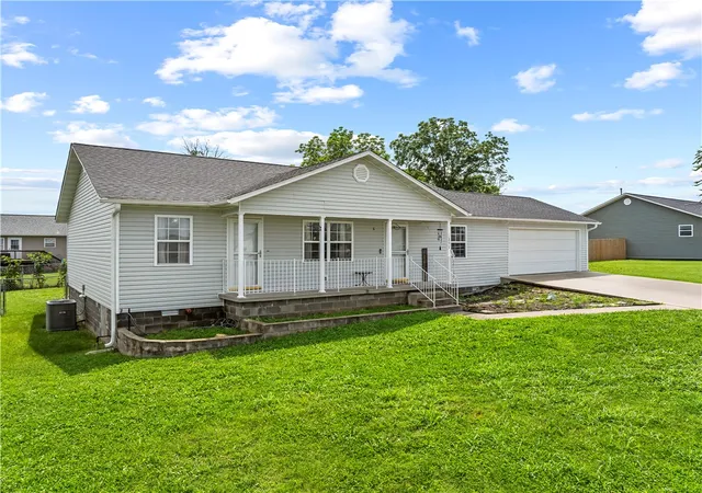 1st image of 201 Paradise Heights Dr, Berryville, AR 72616 | MLS# 1350978