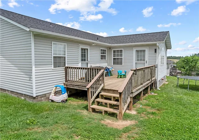 2nd image of 201 Paradise Heights Dr, Berryville, AR 72616 | MLS# 1350978
