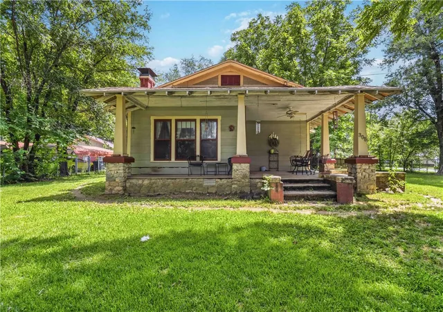 1st image of 305 Ewalt Ave, Springdale, AR 72764 | MLS# 1351008