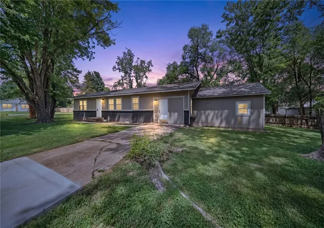 31st image of 900 N Davis St, Pea Ridge, AR 72751 | MLS# 1351128