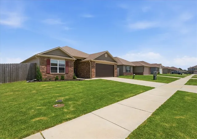 3rd image of 1730 Greenbank Dr, Centerton, AR 72719 | MLS# 1349835