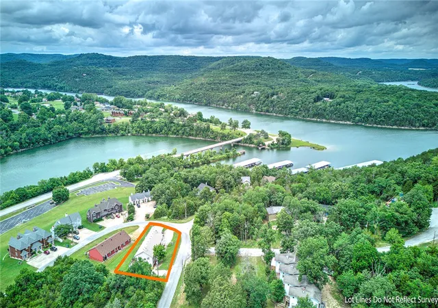 Homes for sale in Holiday Island, AR | 18 Green Meadow Ln, Holiday Island, AR 72631 | MLS# 1351057