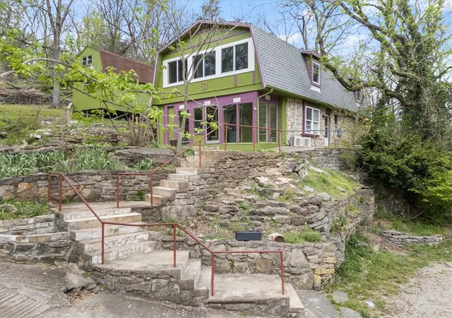 Homes for sale in Eureka Springs, AR | 190 Main St, Eureka Springs, AR 72632 | MLS# 1351163