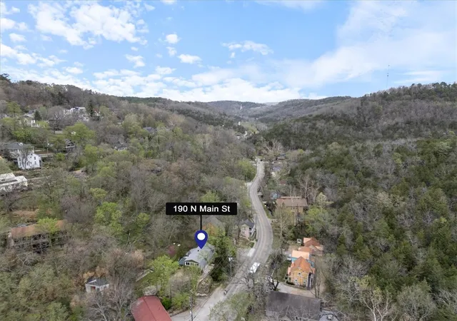 Homes for sale in Eureka Springs, AR | 190 Main St, Eureka Springs, AR 72632 | MLS# 1351163