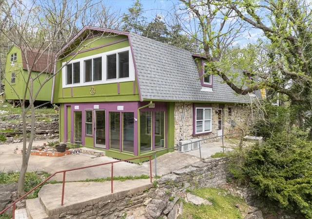 Homes for sale in Eureka Springs, AR | 190 Main St, Eureka Springs, AR 72632 | MLS# 1351163