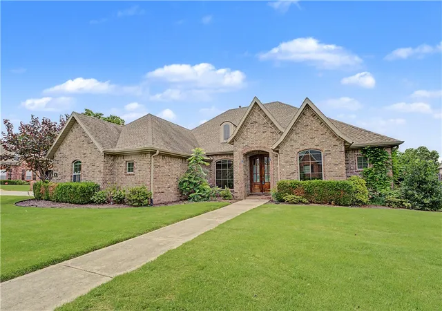 1st image of 327 N Sandstone Pl, Fayetteville, AR 72701 | MLS# 1351086