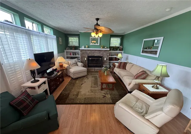 2nd image of 1 Suntop Ln, Holiday Island, AR 72631 | MLS# 1351158