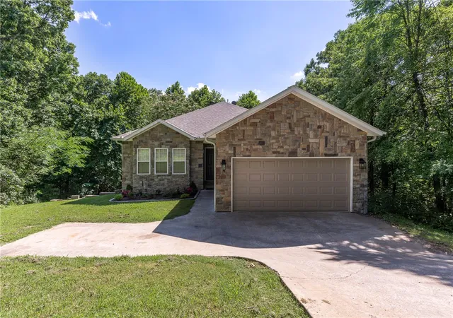 1st image of 9 Llanon Ln, Bella Vista, AR 72714 | MLS# 1351176
