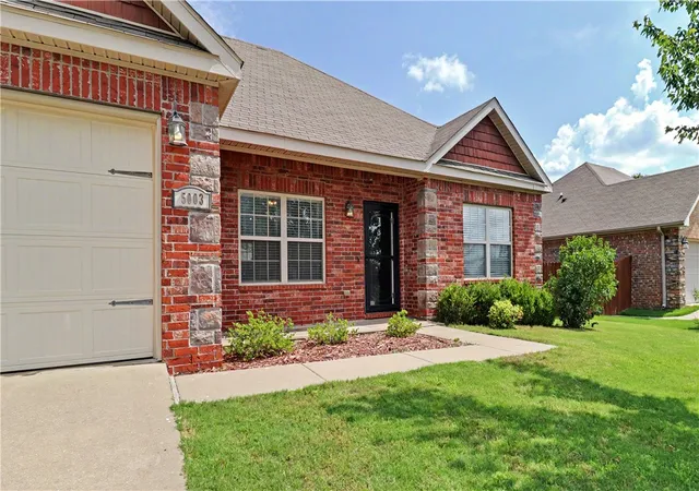 Photo 2 of Sale Pending at 5003 Cross Crk Blvd, Rogers, AR 72758 | MLS# 1351023 | Listing updated on 2026-07-31