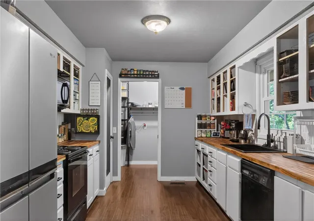 Photo 3 of Single family home for sale at 22 Hatcher Dr, Bella Vista, AR 72715 | MLS# 1349842 | Listing updated on 2026-10-07