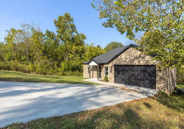 3rd image of 10 Olmsted Ln, Bella Vista, AR 72715 | MLS# 1351230